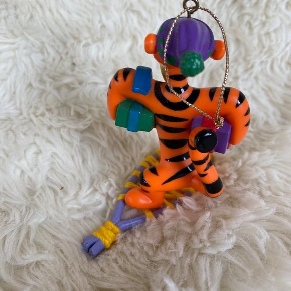 Vintage Disney Winnie The Pooh Tigger Christmas Tree Ornament Snowshoe Snowboard - Picture 8 of 12